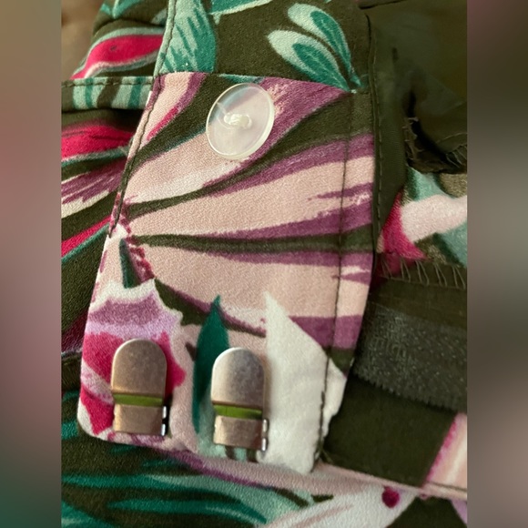 New York & Company Floral Pants - Size 0 - Picture 10 of 11